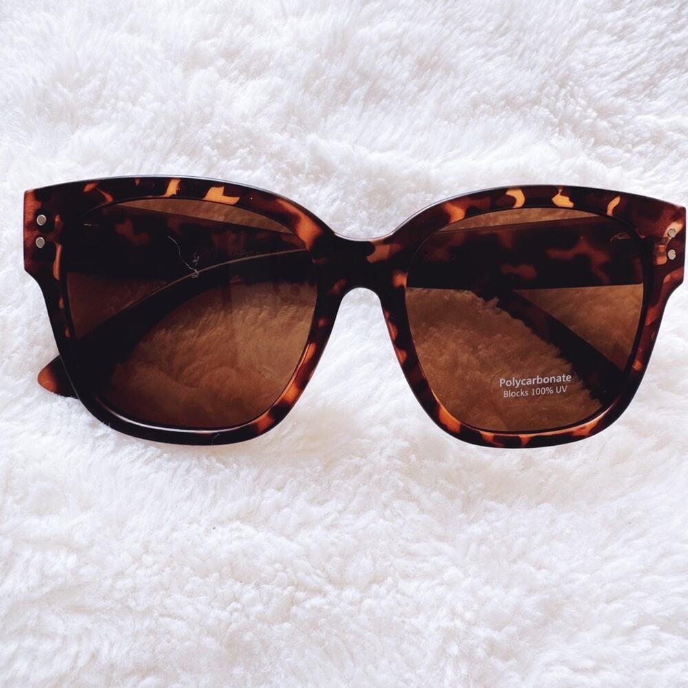 Julia Dark Tortoise Brown Square Sunglasses